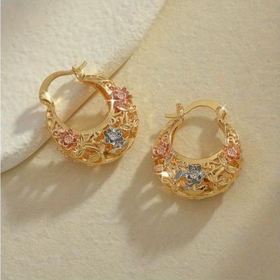 1Pair Elegant Retro Carved Hollow Hoop Earrings, Exquisite Accessories For Women, Perfect Jewelry For Holiday Weddings