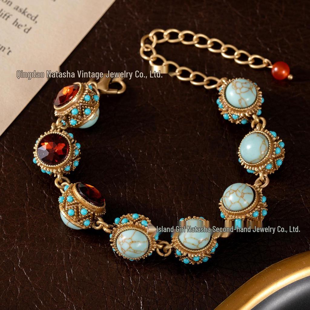 Elegant Vintage-Style High-End Bracelet for Women - Retro Design with Heavy Workmanship and Luxurious Charm