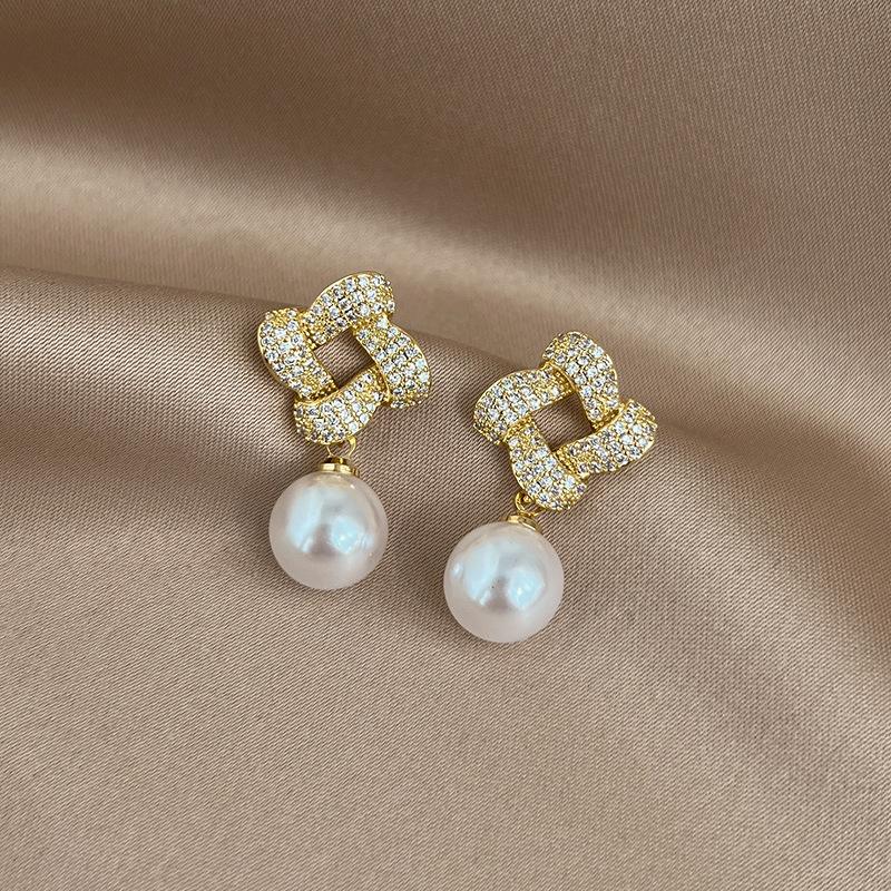 

Цирконовые жемчужные серьги нишевые серьги с легким роскошным темпераментом модные универсальные элегантные серьги