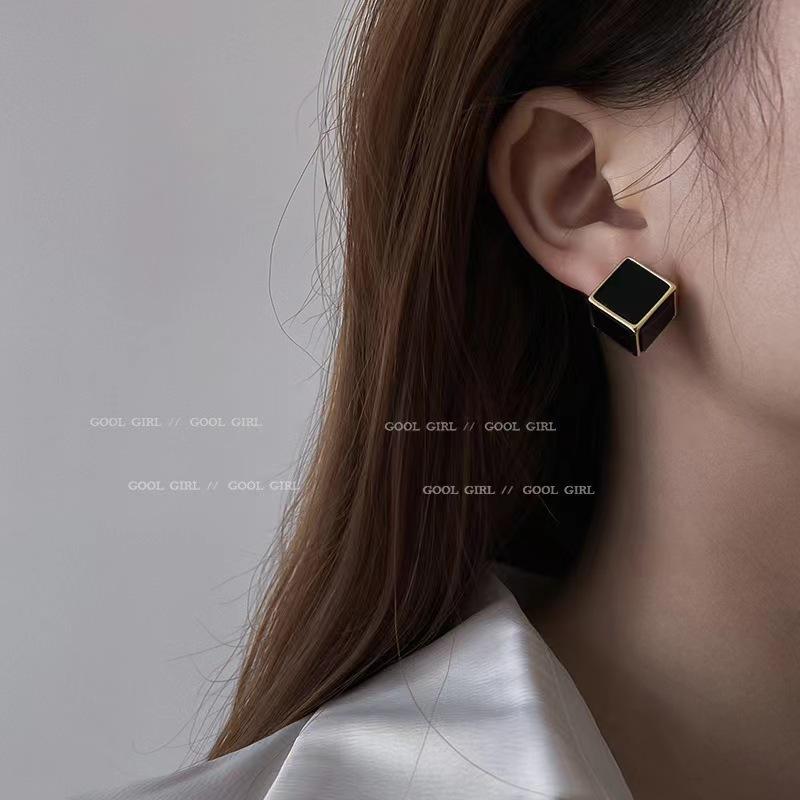 S111 silver needle simple three-dimensional square stud earrings women's personality design temperament versatile earrings fashion high sense earrings