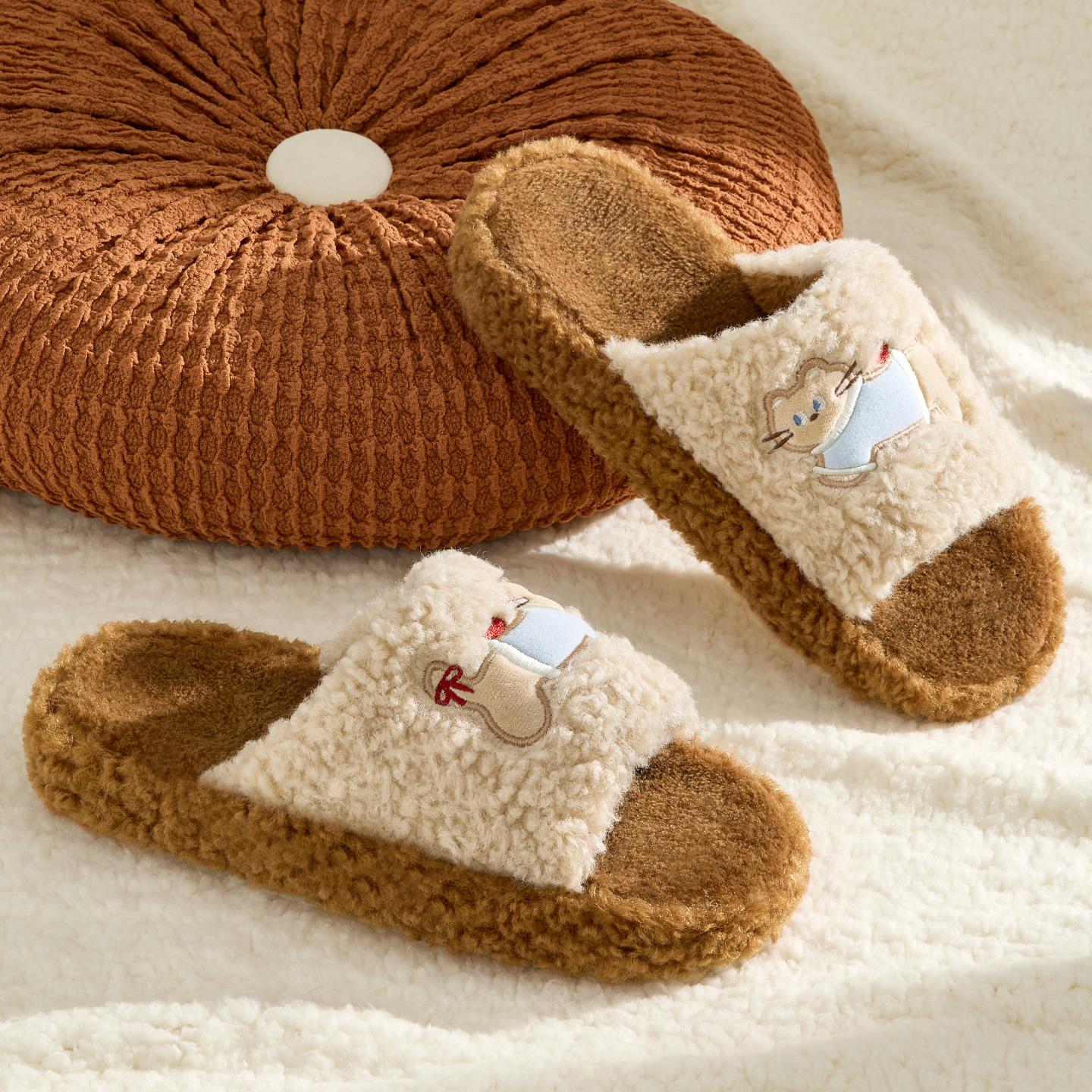 

Модные женские милые плюшевые туфли Осень Зима Новые домашние хлопковые тапочки для помещений Легкие удобные уличные модные тапочки на одно слово 36-37 коричневый