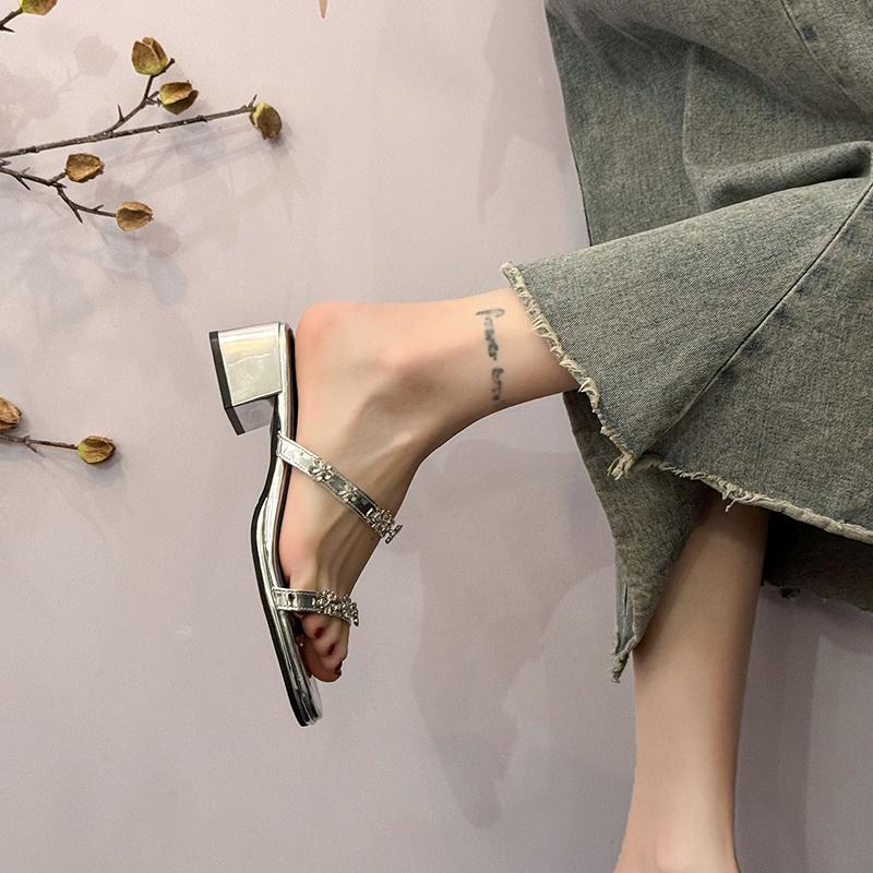Flip Slippers Women Outwear Summer New Fashion Versatile Square Toe Open Toe Rhinestone Slender Strap Square Heel Sandals