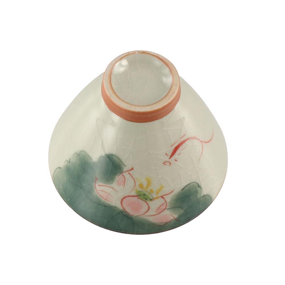 Hand-painted Ge Kiln Ceramic Tea Cup Lotus Graphic Chinese Kung Fu Tea Cup Retro Ice Cracked Glaze Tea Tasting Cups Household