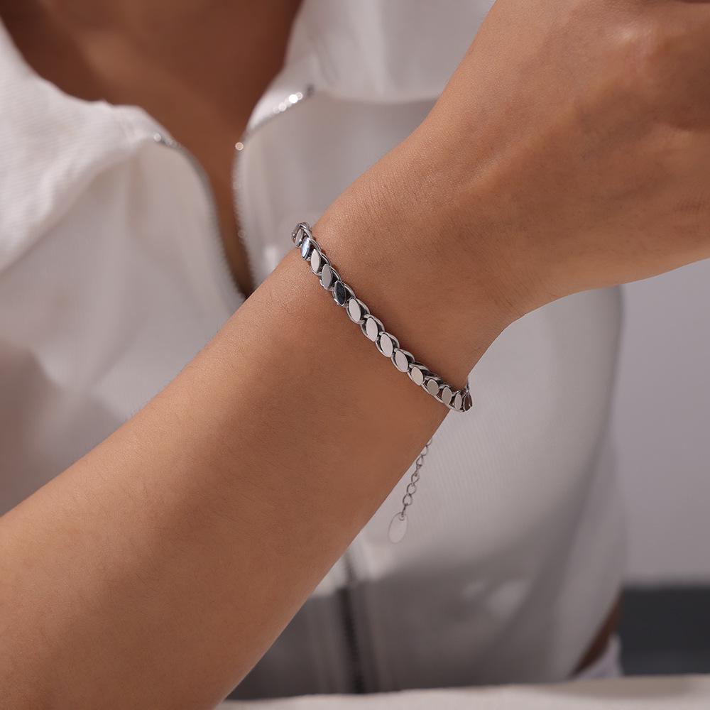 

Европейский и американский хип-хоп панк овальный набор ожерелий из титановой стали с золотым покрытием