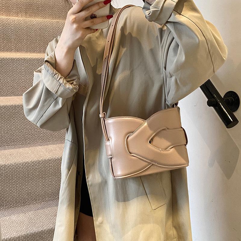 Underarm Bag Moon Tooth Bag Niche Design Cross-border American, Korean and British Messenger Bag Shoulder Bag Girls Premium Niche Bag