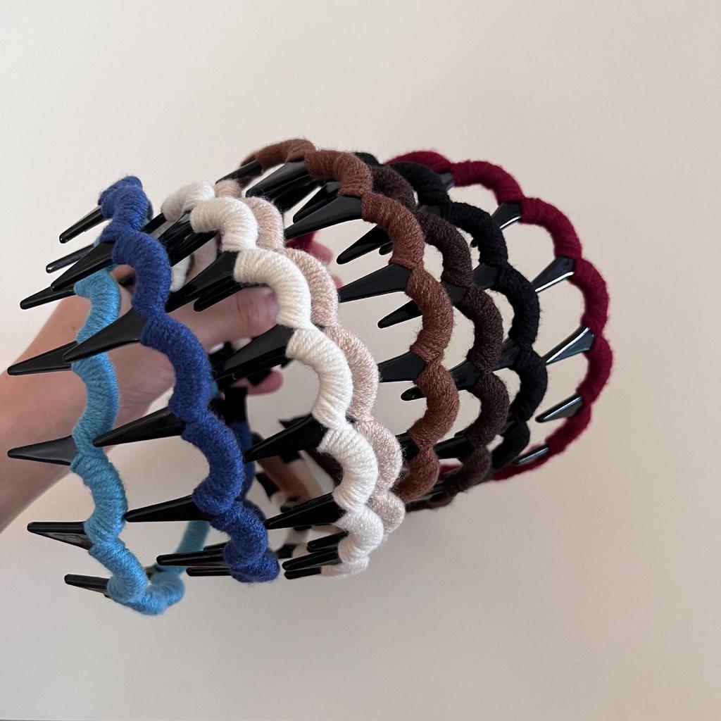 Women's Fluffy Wool Tooth Wave Headband: Autumn/Winter Non-Slip, High Skull Top, All-Match Temperament Hairpin.