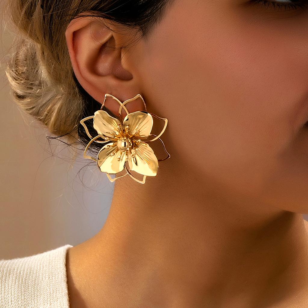 Women's Earrings Women's Hollow Flower Earrings Are Sweet and Romantic, Suitable for Daily Wear and Vacation Wear