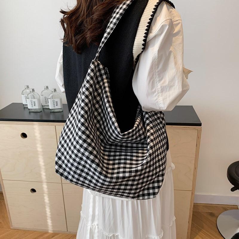 Leisure Lazy Wind Large Capacity Canvas Bag Student Class Commuter Tote Bag Literary Leisure Shoulder Tote Bag