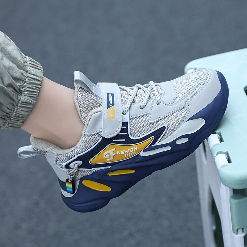 Boys' sneakers 2025 spring and autumn new classmates breathable children's shoes middle and older children running students mesh shoes tide