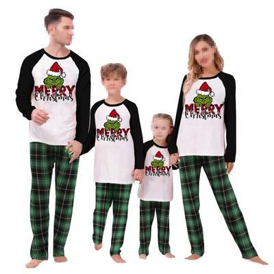 Passende Familiensets mit Weihnachtsmotiven, Langarmshirts und Hosen