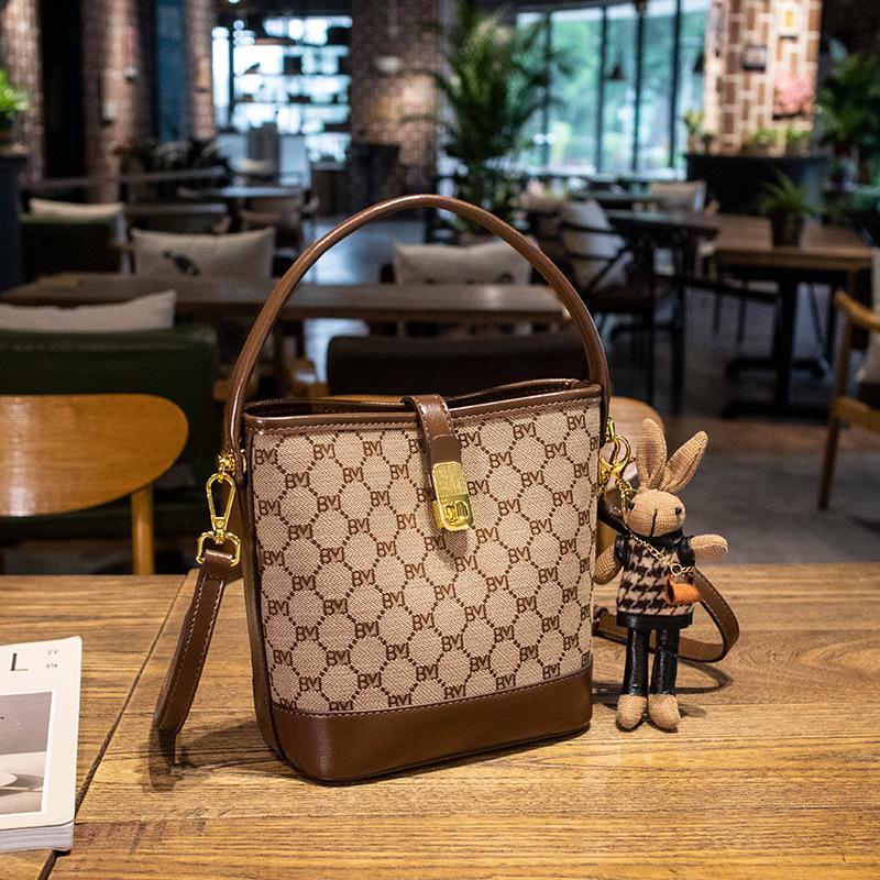 Printed Light Luxury Bucket Bag New Fashion Handbag Shoulder Bag Texture Large Capacity Crossbody Bag Women's Small Bag
