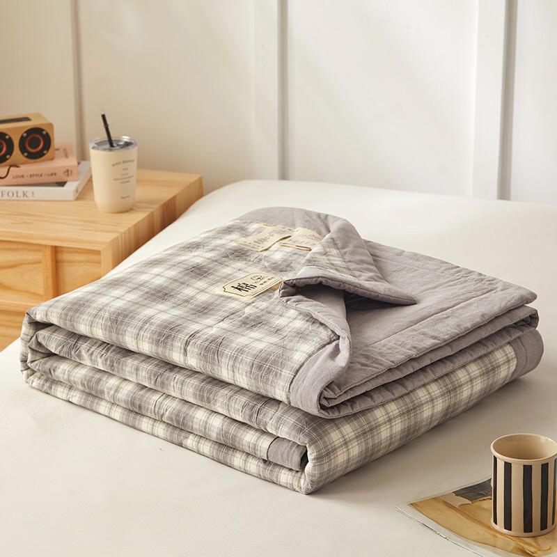 

Oeny Gaya Summer Quilt