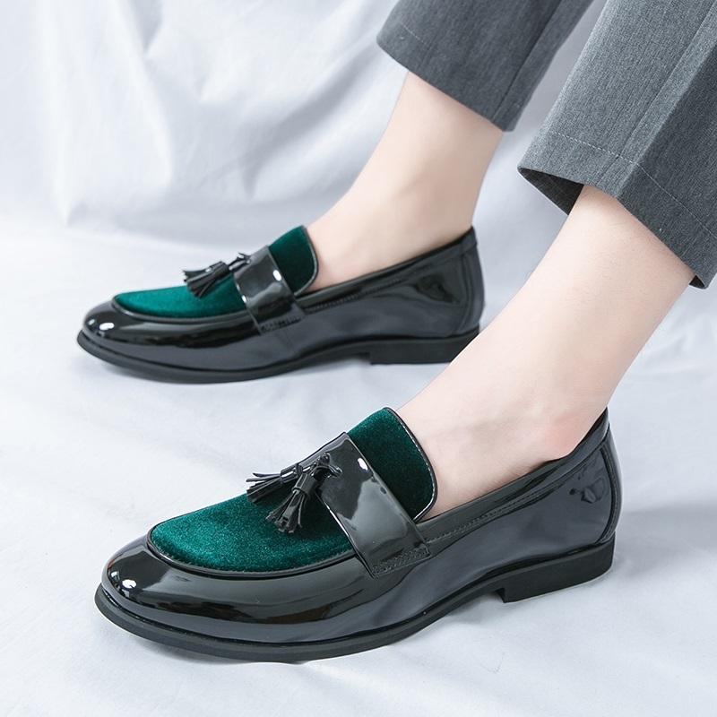 Fashion New Men's Loafers Pointed Suede Mixed Patchwork Tassels Casual Dress Shoes Male Formal Wedding Prom Evening Homecoming Footwear
