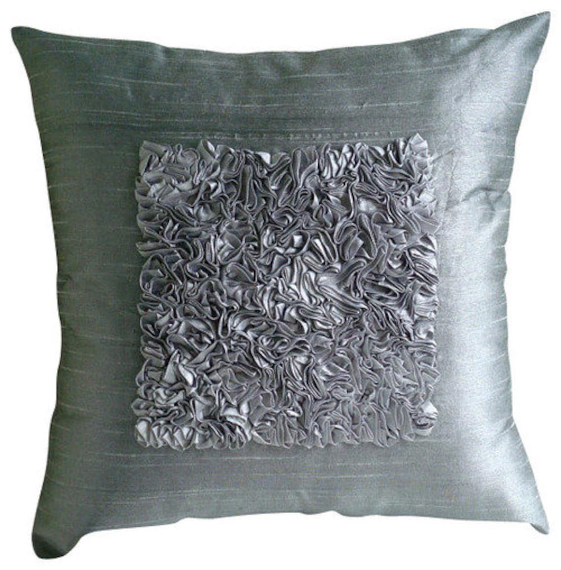 

The HomeCentric Серебряные наволочки Наволочка с геометрическим рисунком Художественные шелковые наволочки Наволочка с текстурированной лентой Однотонная Пасха - Love Vintage