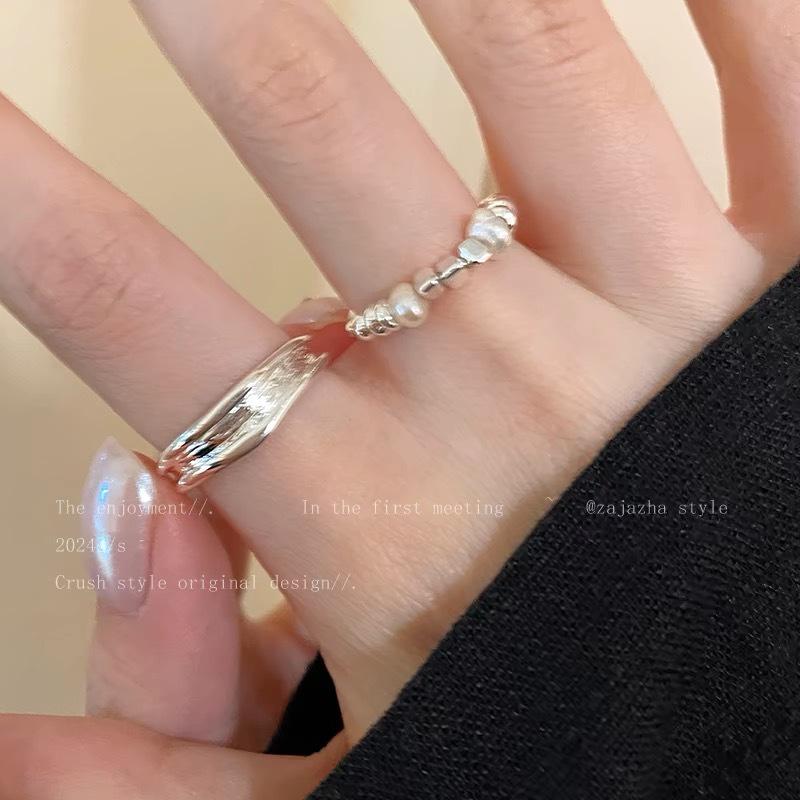 Pearl Smashed Silver Irregular Women's Ring - Niche, Light Luxury, High-End Design, Index Finger, Cold Style, Chubby Hand.