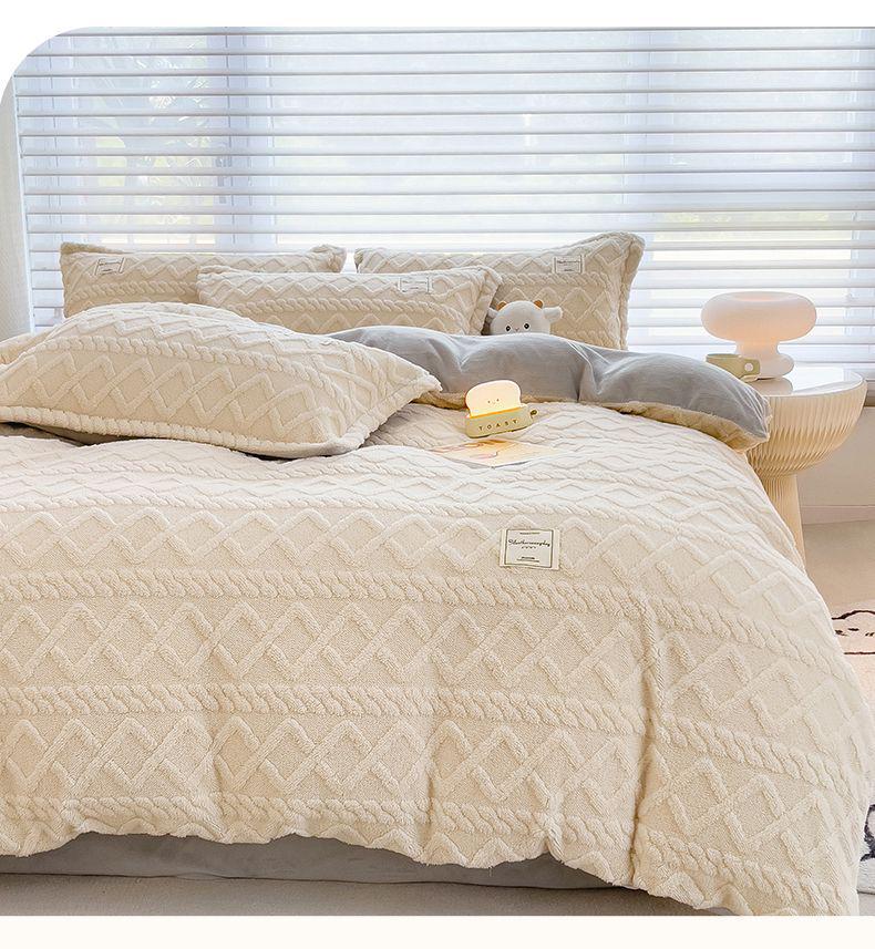 Nanjiren Plush Flannel Bedding Set - Includes 3-Piece Sheet Set & 4-Piece Quilt Cover for Bed.