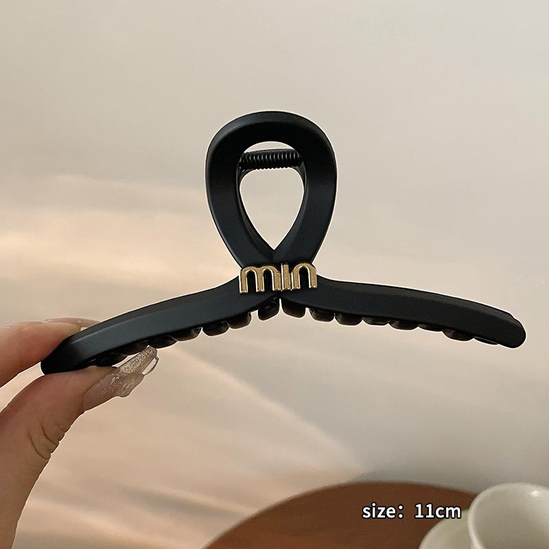 Fashion Elegant Plush Grab Clip Women's Large Hair High-end Sense Clip Hairpin Autumn and Winter Back Head Shark Clip Hairpin Headwear