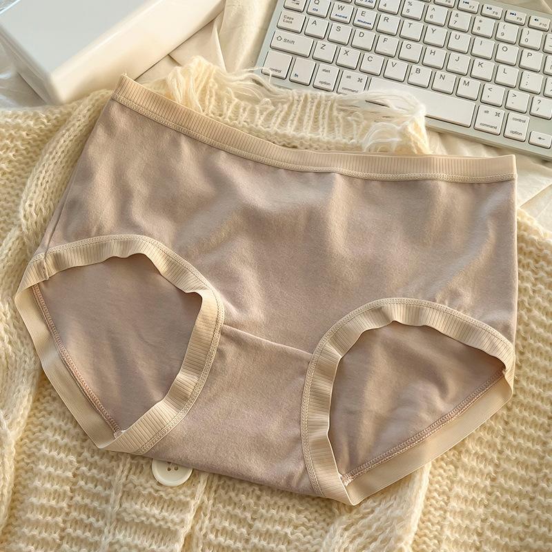 Plus Size Ladies Autumn and Winter Warm New Non Mark Mid Waist Briefs