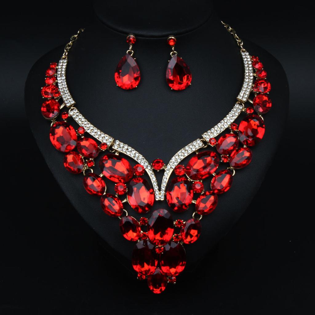 2026 Europäisches und Amerikanisches Übertriebener Luxus Kristall Halskette Ohrringe Set Damen Bankettkleid Braut Accessoires