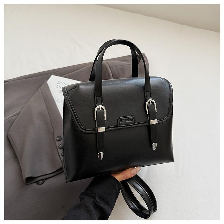 

Retro contrasting color commuter backpack female 2025 new travel backpack large capacity plaid messenger bag student schoolbag чёрный