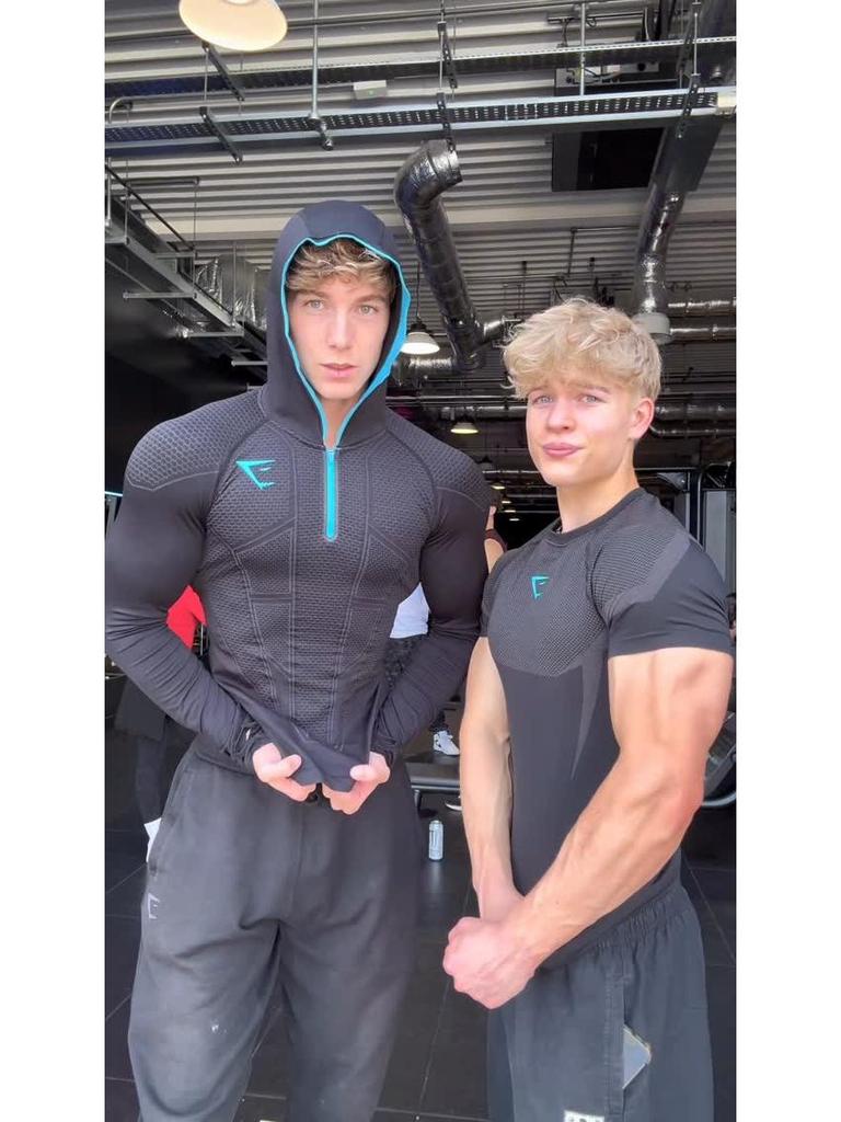 חולצת אימון ארוכה עם קפוצ'ון לגברים GYMSHARK גיבור-על מתייבשת במהירות
