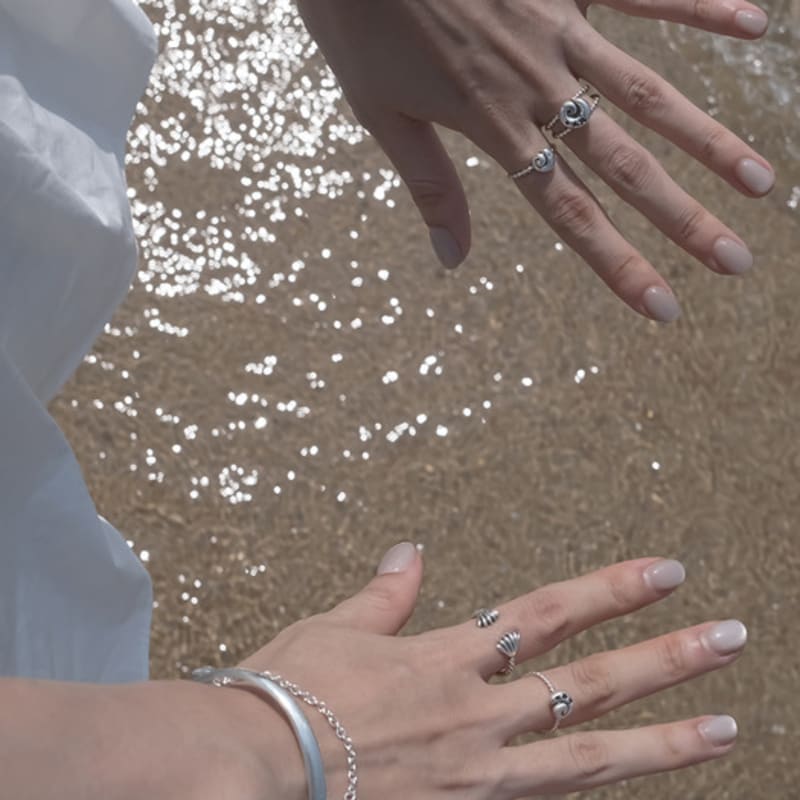 Reinheart Shell Bangle Bracelet