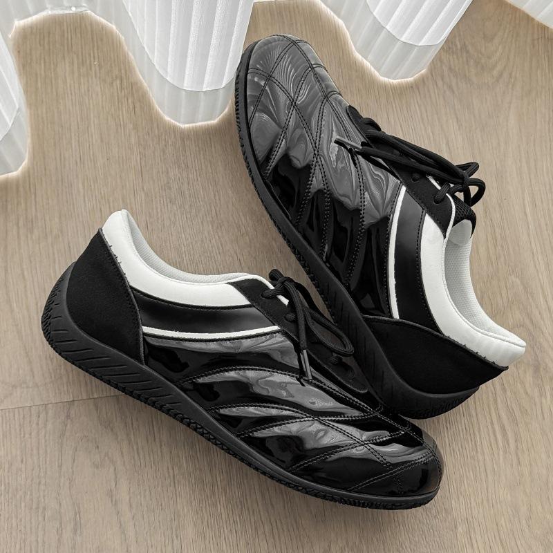 Men's Casual Sports Shoes Autumn Comfortable Non Slip Outdoor Lace Up Flat Shoes Soft Soled Running Shoes Zapatillas Informales