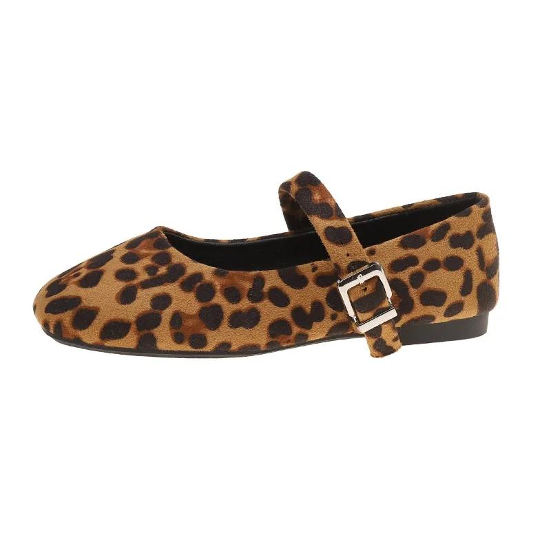 Fashion 2025 New Women's Slip-On Flat Shoes with Buckle Comfortable Casual Loafers Wide Width Light Weight Ladies Flats Best Seller