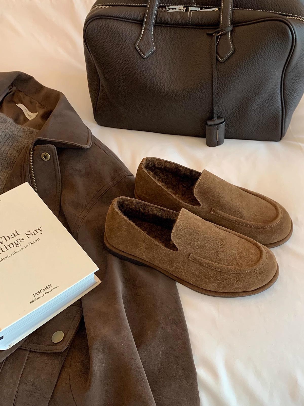 

Версия из коровьей кожи ~ кожаные ретро мягкие клейкие лоферы женские осенне-зимние новые с круглым носком на педалях плюс пушистые туфли-эдамаме 40 коричневый