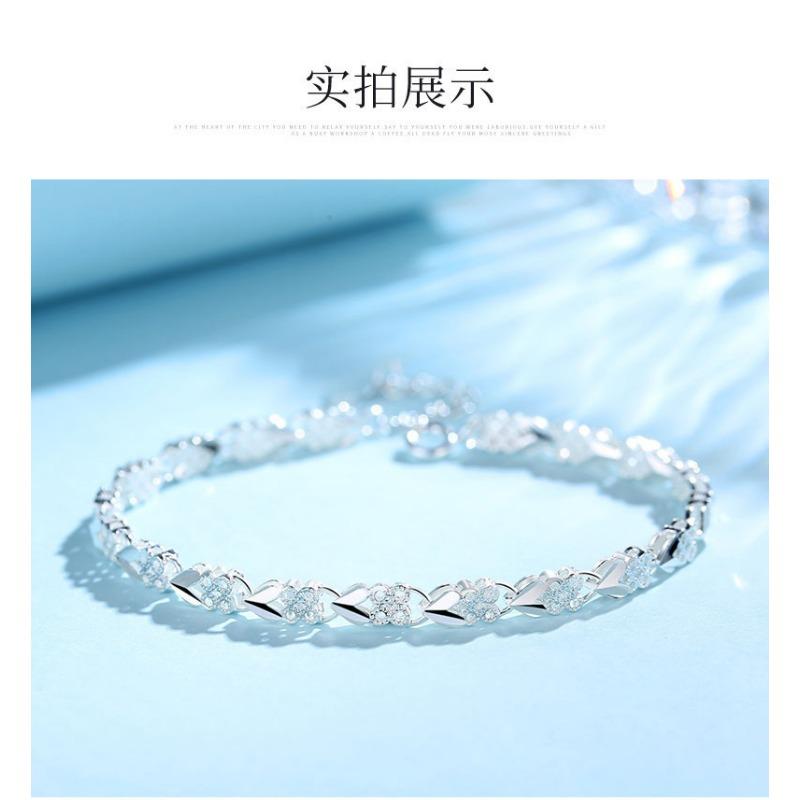 Lucky Four Leaf Clover Bracelet For Women Light Luxury Jewelry Gift