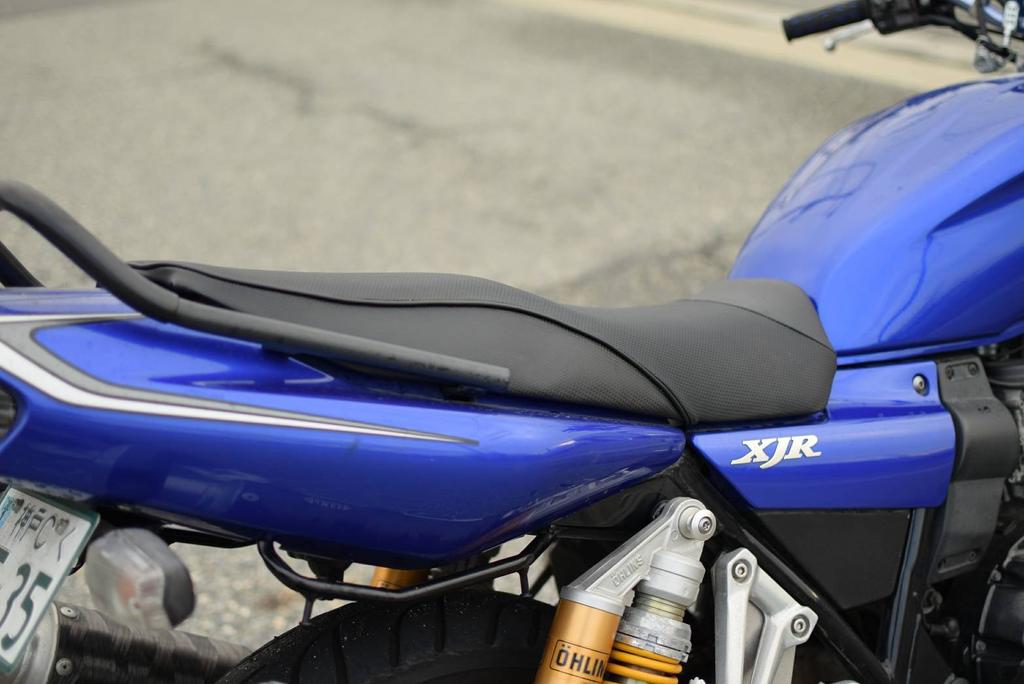 Made In Premium Embossed Fabric Custom Seat Covers for XJR400 Model In Black with a Saddle Cover Japan, (later RH02J) Carbon-look (RH02J-CR/BK).