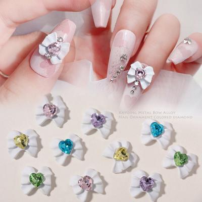 Nailart – Nagelsteentjes en nagelsieraden