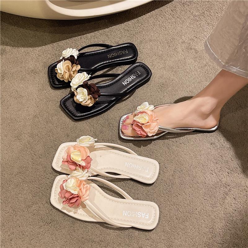 Flat-bottomed Flip-flops Shoes Girl 2025 Summer New Korean Version Fairy Style Fashion Flower Beach Cool Slippers Girl