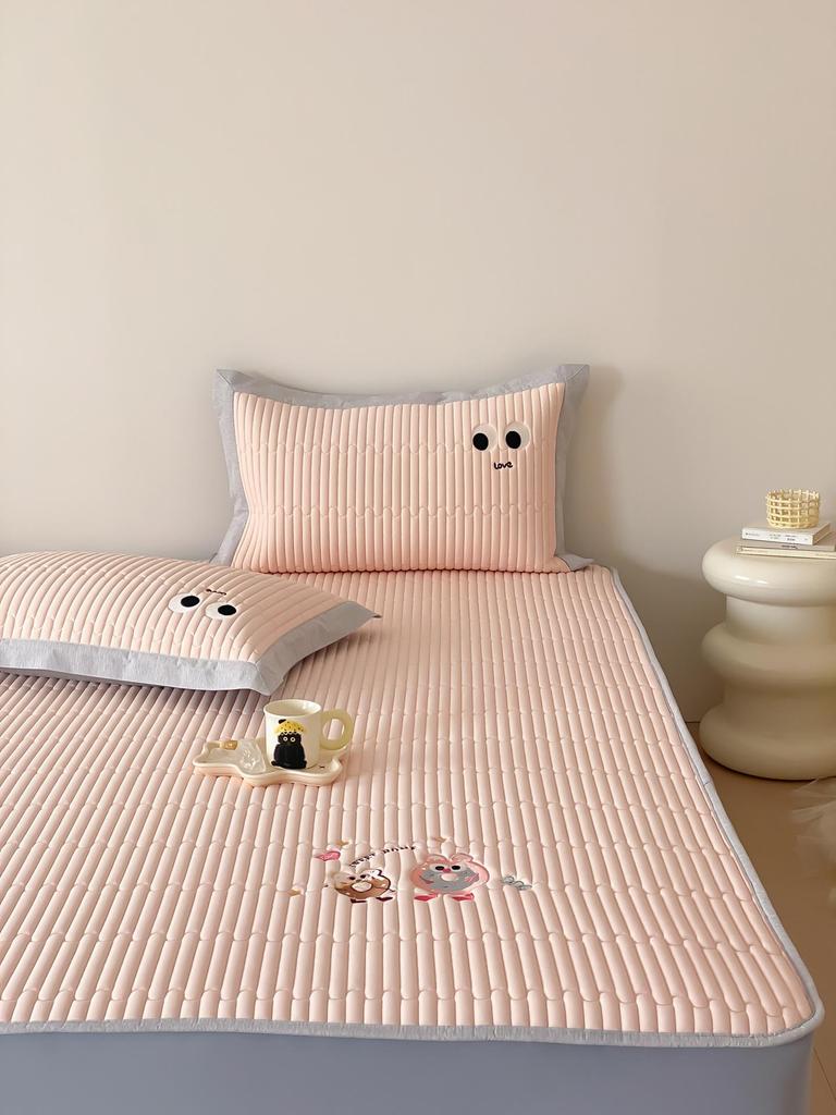Class A Summer Cooling Cartoon Ice Silk Quilted 3-Piece Mat Set with Fitted Sheet