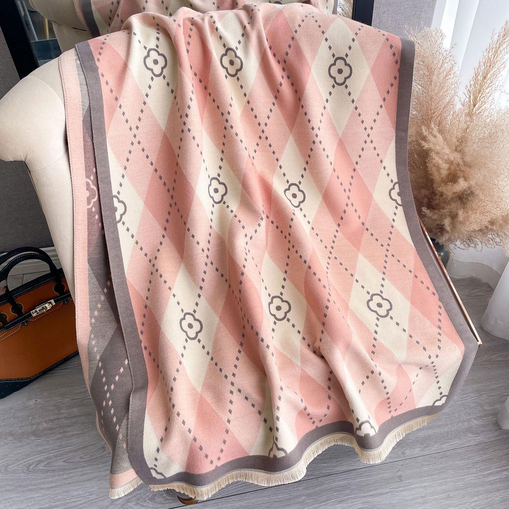 Fashion Imitation Cashmere Scarf Women'S Winter Korean Version Rhombus Flower Temperament Warm Scarf Windproof And Cold Shawl
