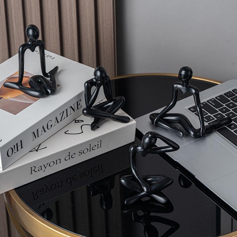 Abstrakte Yoga Denker Ornament: Niedliche Plastikfigur zur Wohnzimmerdekoration