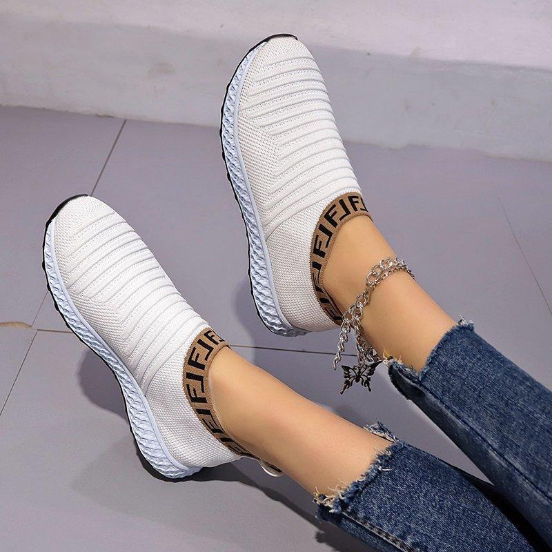 Women's Casual Shoes Breathable Mesh Comfortable Slip-on Shoes Spring and Summer Light Jogging Shoes