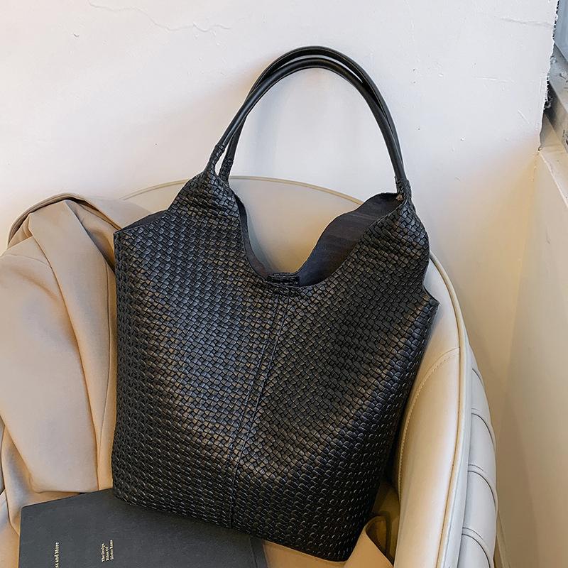 Retro Large-Capacity Bag Women'S Fashion Simple Shoulder Bag Soft Surface Casual Commuting Texture Tote Bag