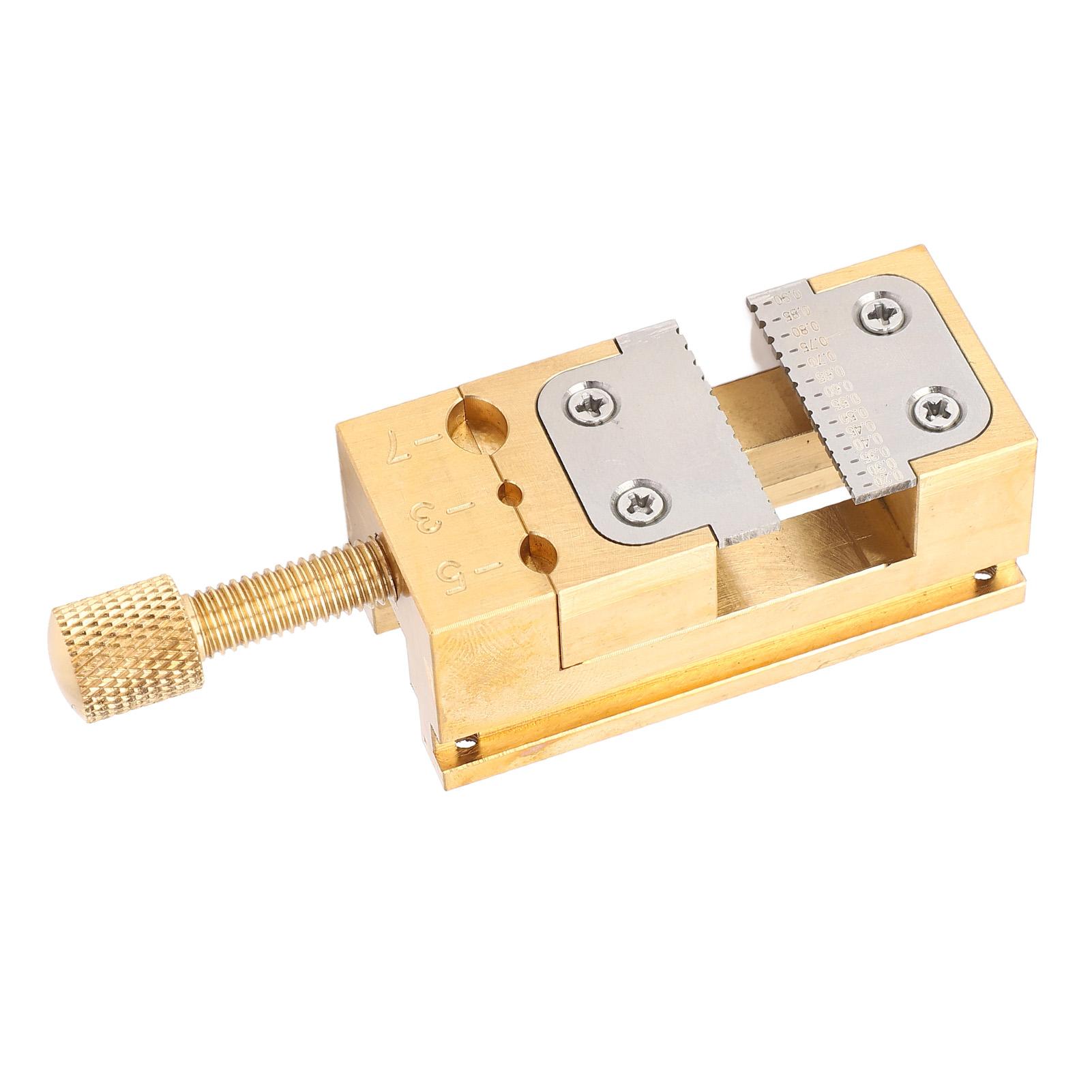 Étau de Banc en Laiton Outil de Réparation d'Horlogerie Pince pour Tenir les Aiguilles Roue et Goupilles Ouverture de la Plaque de Serrage 0,2 0,9 mm beige