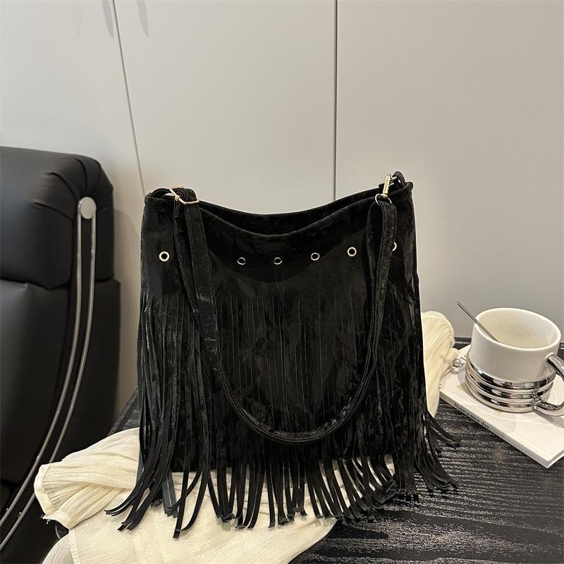 Tassel Bag Fashionable Large Capacity Shoulder Bag Popular New Niche Messenger Bag Women