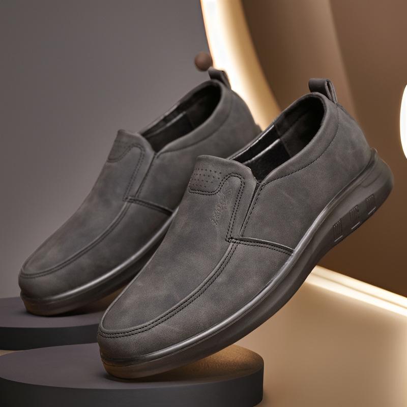 

Preferred men s shoes spring and autumn middle-aged young soles casual non-slip dad foot cover soft soles elderly men s leather shoes 40