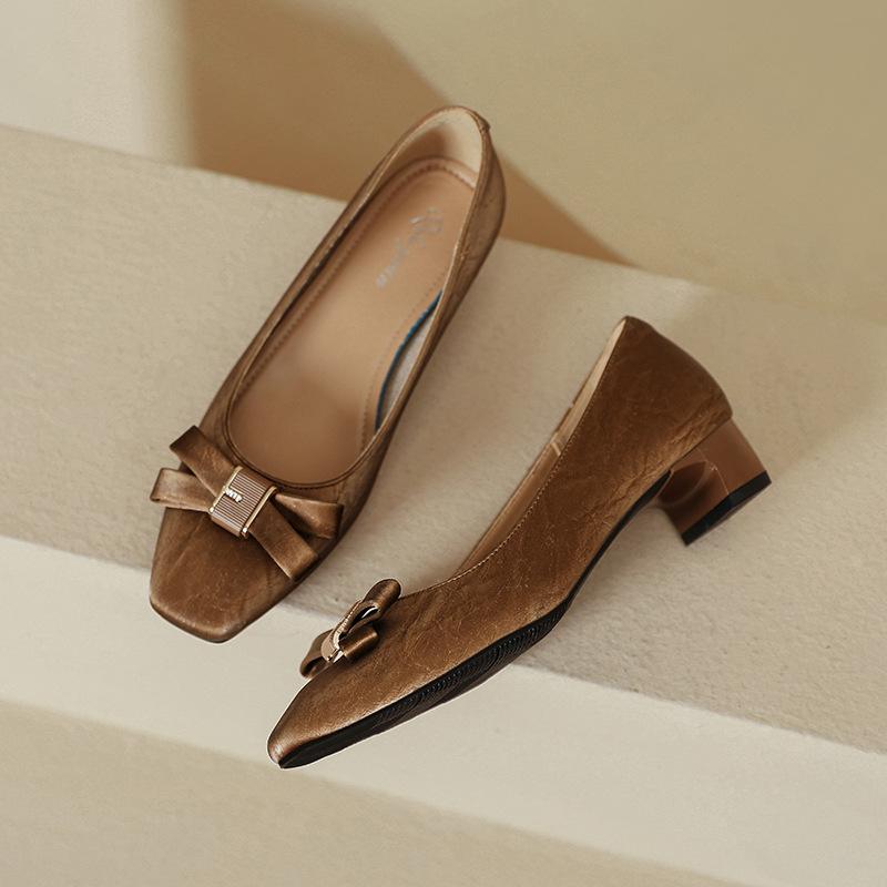 

Туфли-лодочки на толстом каблуке, женские, новая женская обувь, из мягкой кожи, модные, с плоским носком, с открытым верхом, с бантом, элегантные туфли на низком каблуке 40 коричневый