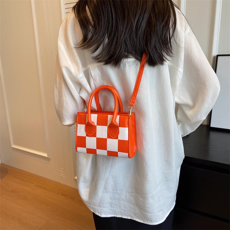 Chic Fashionable Small Square Shoulder Bag For Women Perfect For Everyday Use