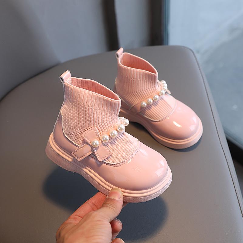 Girls' Winter Fashion Round Toe Patent Leather Shoes with Velvet Lining