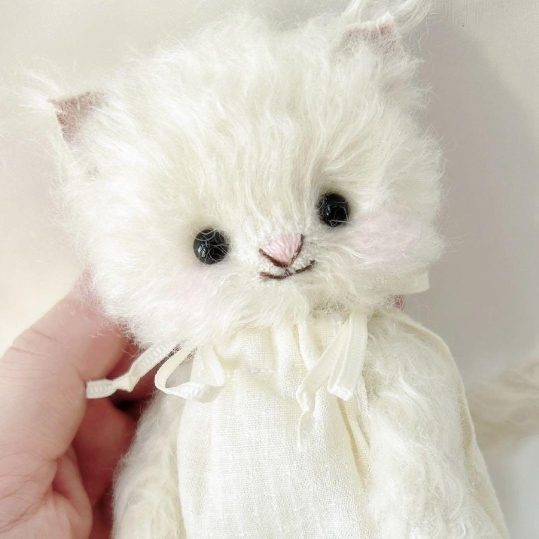 

[USED] Plush Toy, Handmade by an Overseas Artist, Fluffy White Cat Teddy Bear