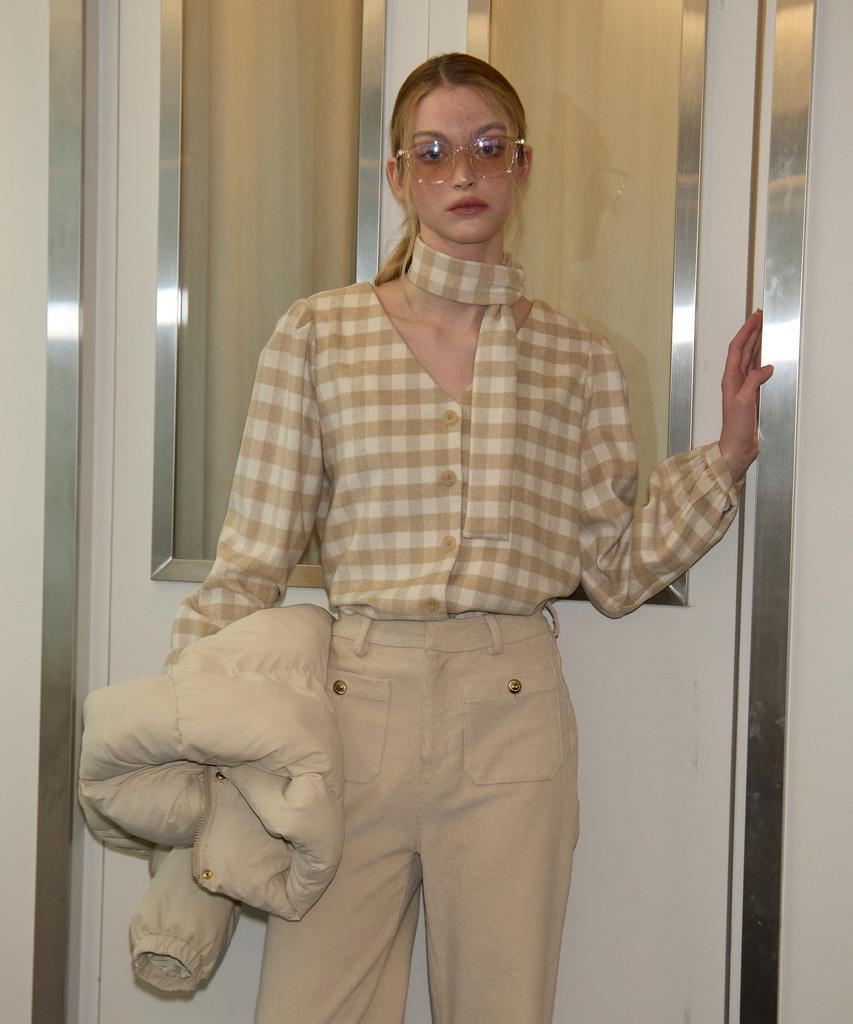 SALON DE YOHN Button Point Coduroy Pants_ Ivory