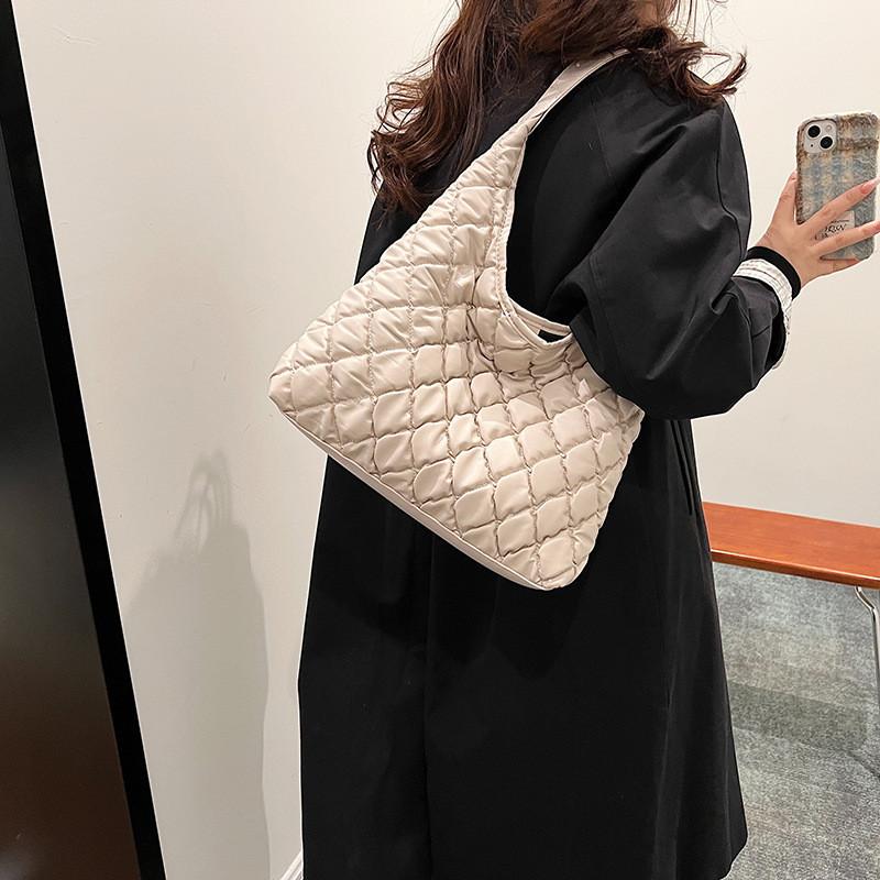 

Street Style Diamond Quilted Large Capacity Underarm Tote Bag Fashion Women s Bag 2023 New Winter Handheld Shoulder Bag Khaki білий