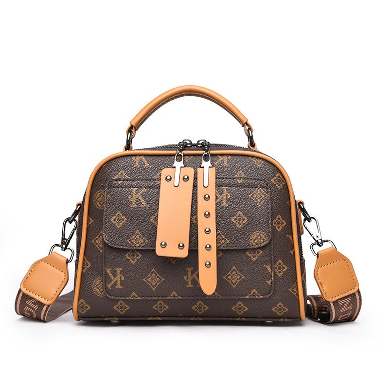 European American Retro Niche Women's Crossbody Handbag - Large Capacity, Printed Square Design