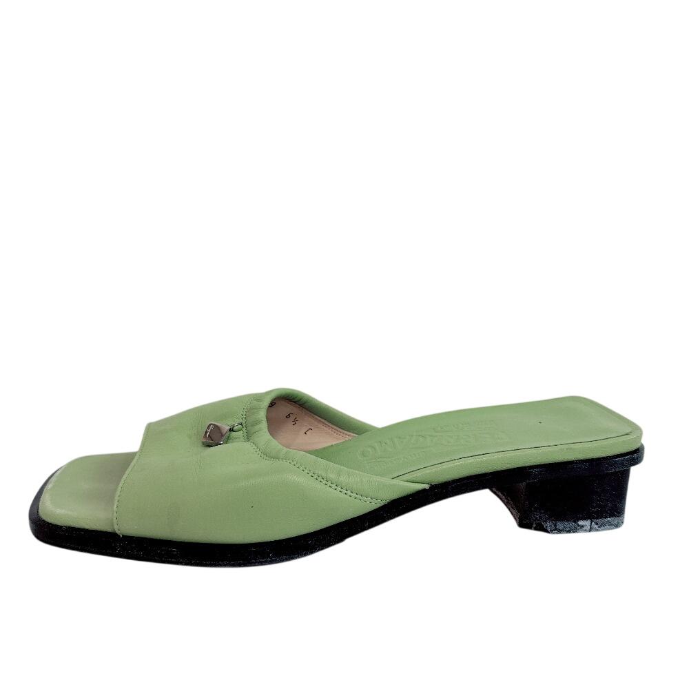Salvatore Ferragamo Logo charm leather pumps green leather Used