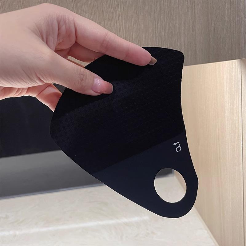 Women's 3D Ice Silk UV Protection Face Mask with Eye Corner Coverage for Summer.